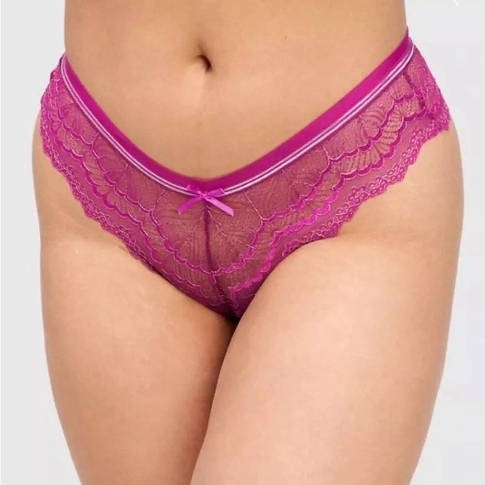 NEW Frederick's of Hollywood Caroline‎ Lace Panty Size S Fuchsia Pink NWT